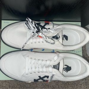 Off white sneakers (US M 8)